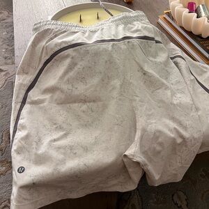 lululemon pacebreaker Men's Shorts